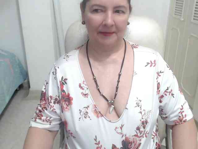 leonela-68 webcam