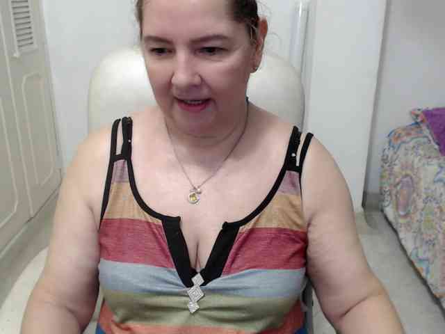 leonela-68 webcam