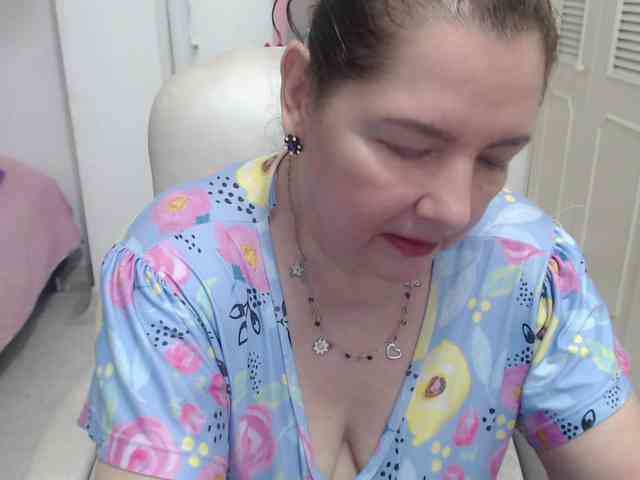 leonela-68 webcam
