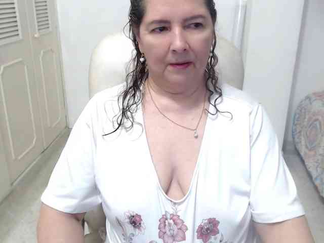leonela-68 webcam