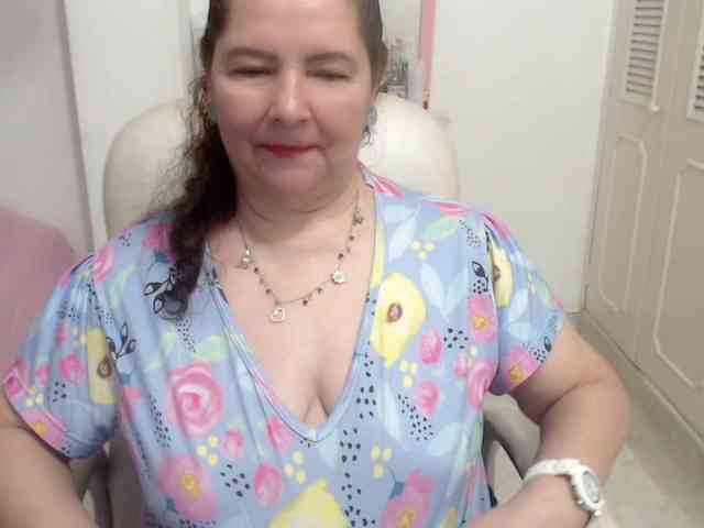 leonela-68 webcam