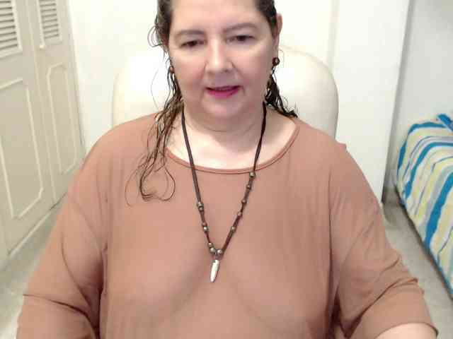 leonela-68