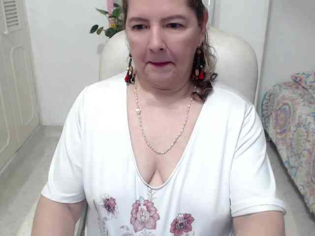 leonela-68 webcam