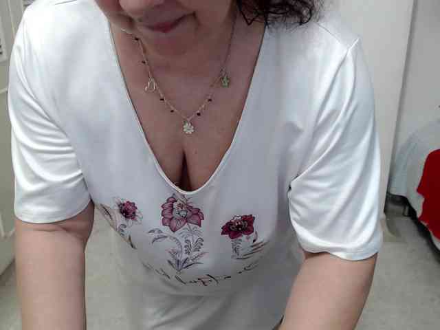 leonela-68 webcam