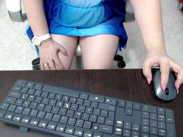 leonela-68 webcam