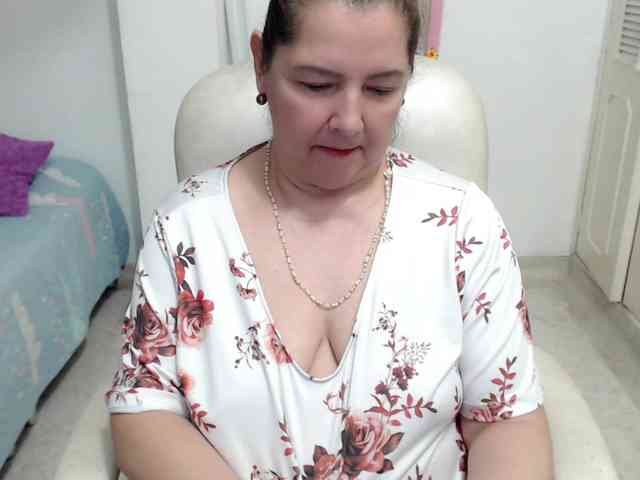leonela-68 webcam