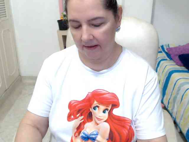 leonela-68 webcam