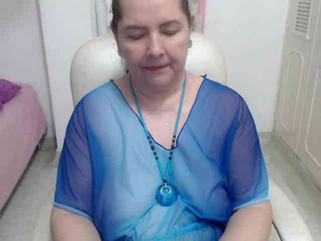 leonela-68 webcam