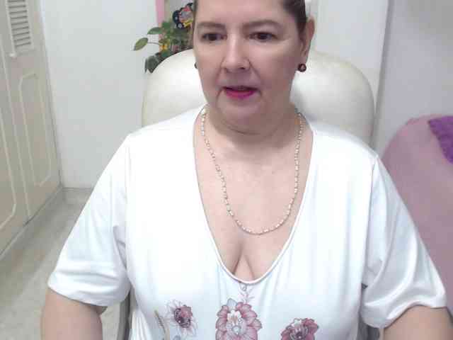 leonela-68 webcam