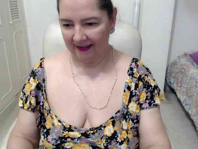 leonela-68 webcam