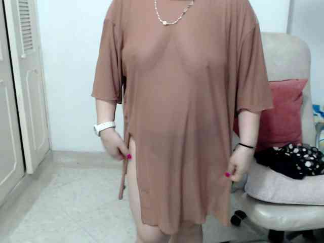leonela-68 webcam