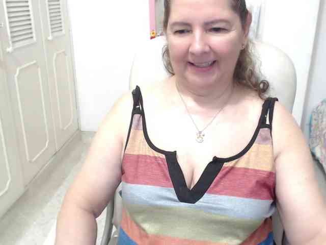 leonela-68 webcam
