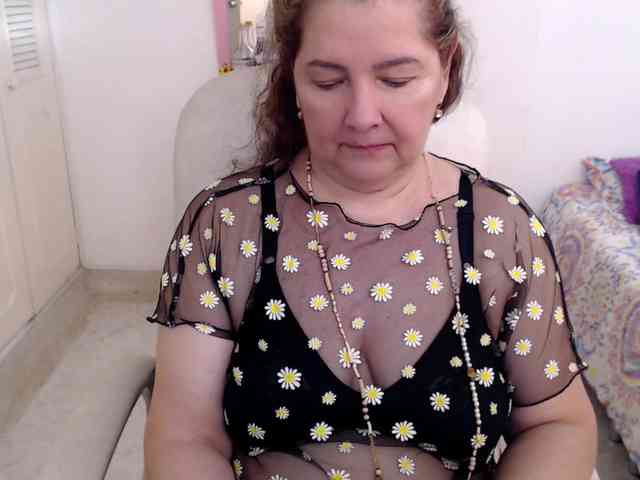 leonela-68 webcam