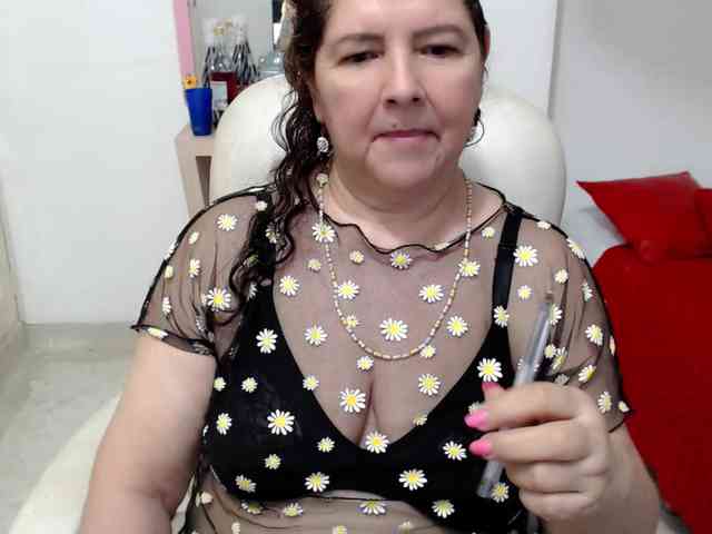 leonela-68