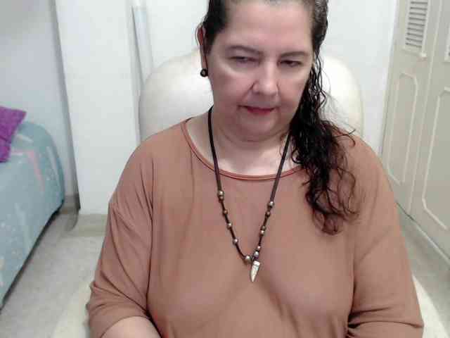 leonela-68 webcam