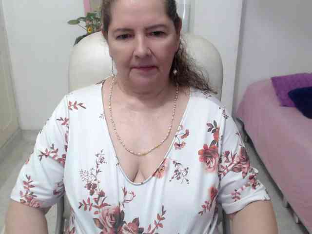 leonela-68 webcam