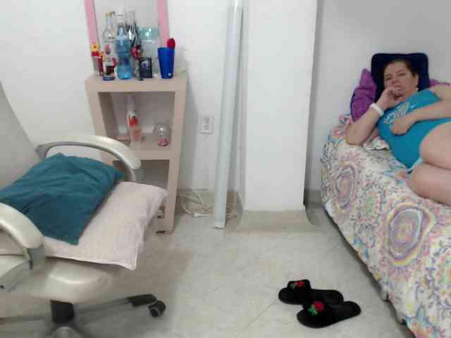 leonela-68 webcam