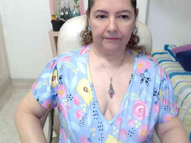 leonela-68