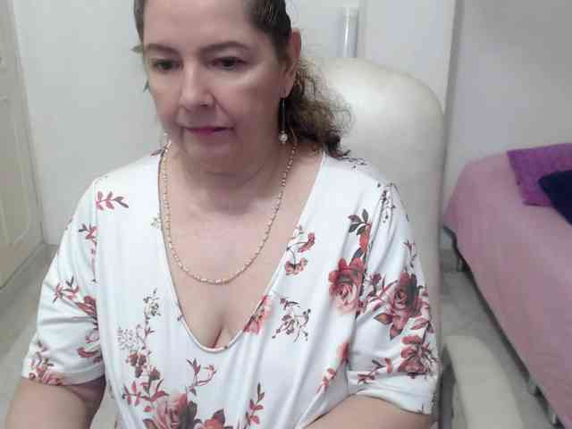 leonela-68 Live Webcam on BongaCams