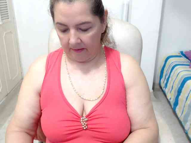 leonela-68
