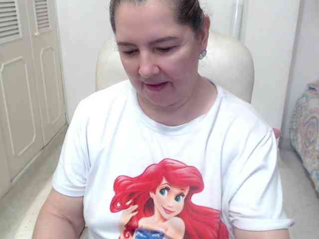 leonela-68 webcam