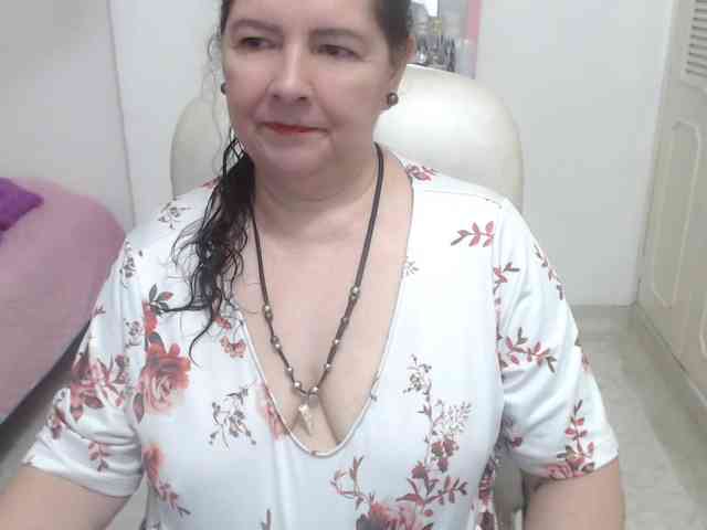 leonela-68 webcam