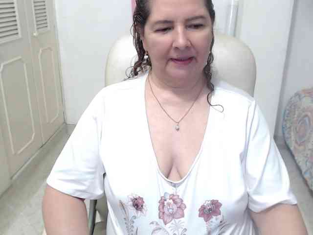 leonela-68 webcam