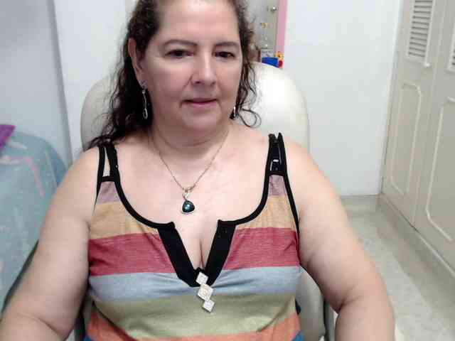 leonela-68 webcam