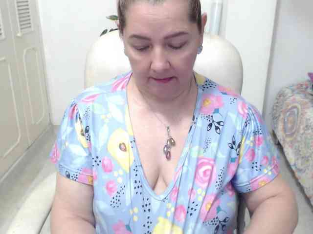 leonela-68 webcam