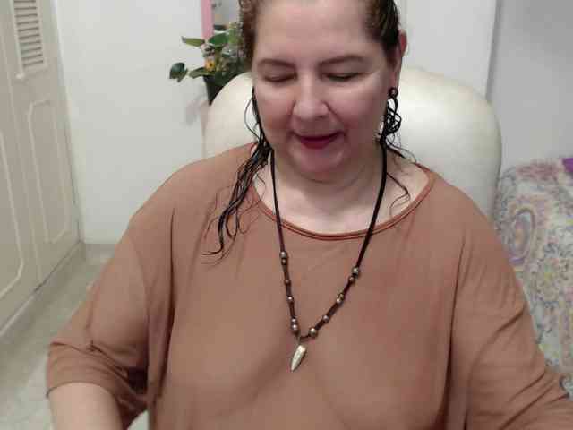 leonela-68 webcam