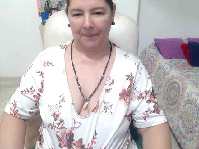 leonela-68
