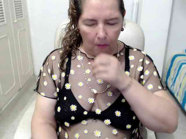 leonela-68 webcam