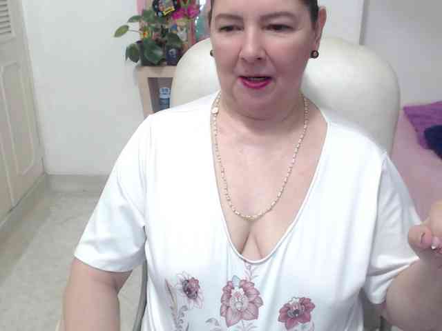 leonela-68 webcam