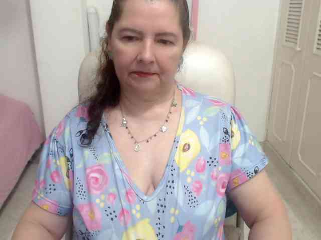 leonela-68 webcam