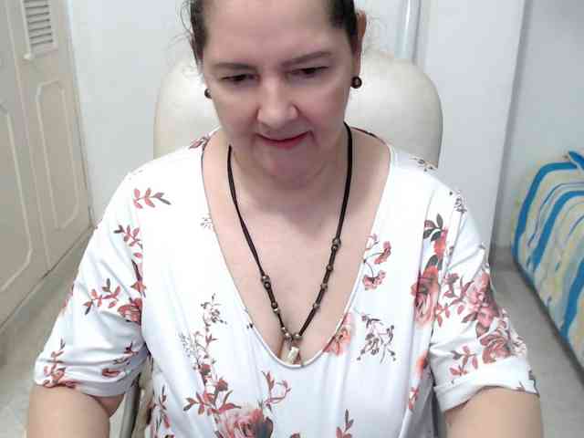 leonela-68 webcam