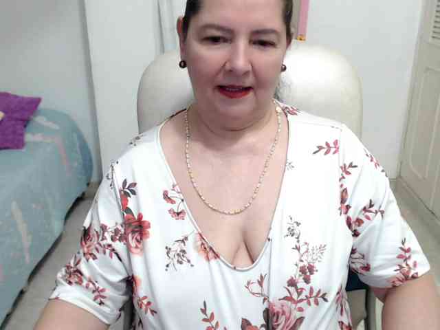 leonela-68 webcam