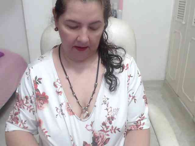 leonela-68 webcam