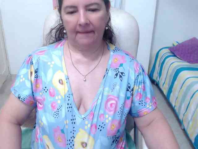 leonela-68 webcam