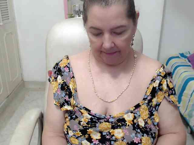 leonela-68 webcam
