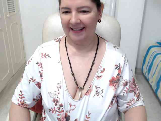 leonela-68 webcam