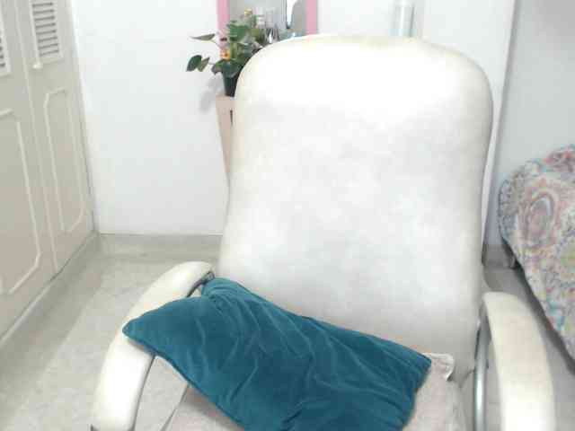 leonela-68 webcam