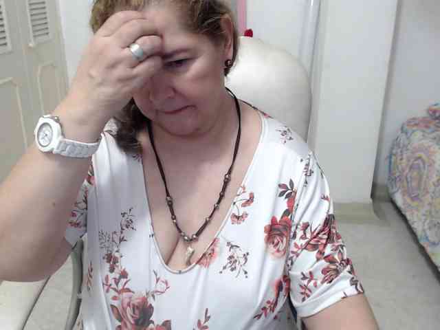 leonela-68 webcam