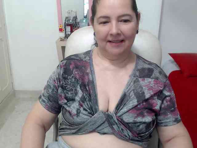 leonela-68 webcam