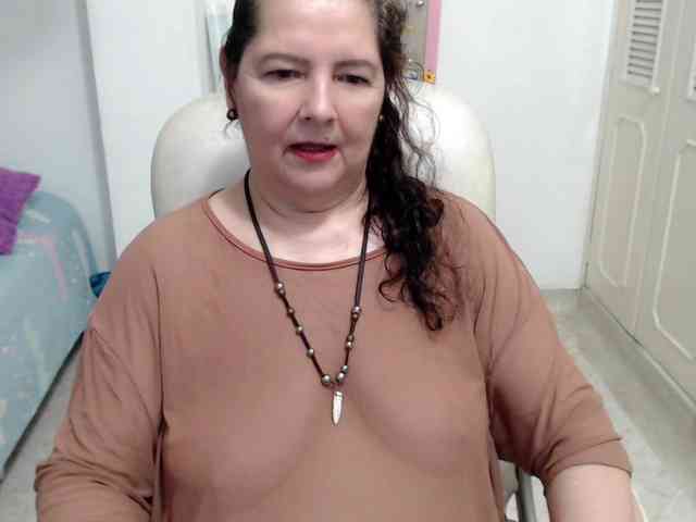 leonela-68 webcam