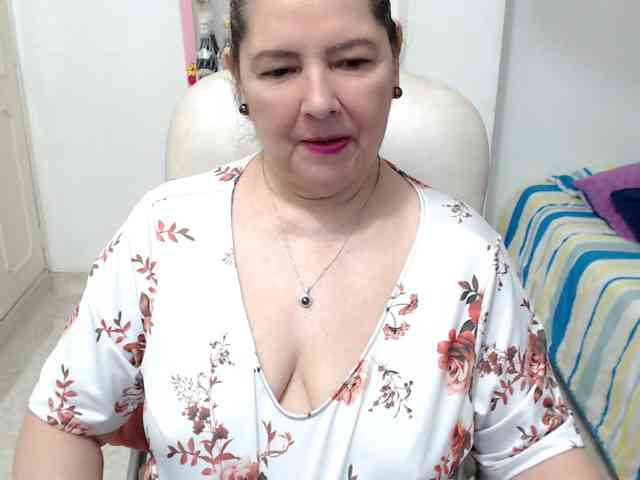 leonela-68