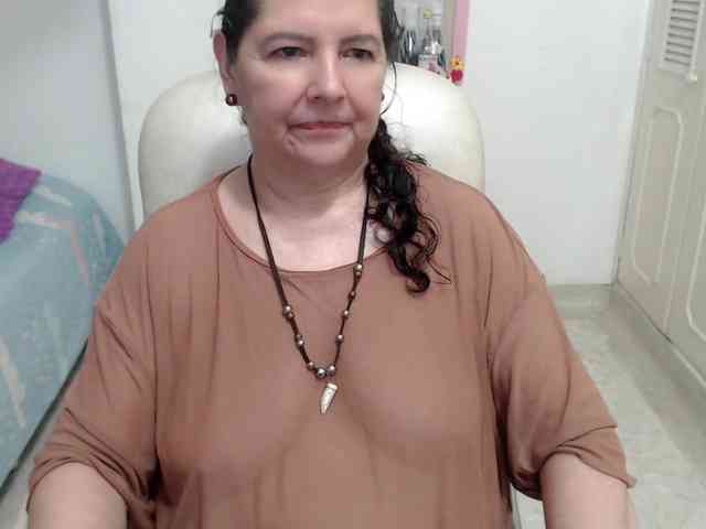 leonela-68 webcam