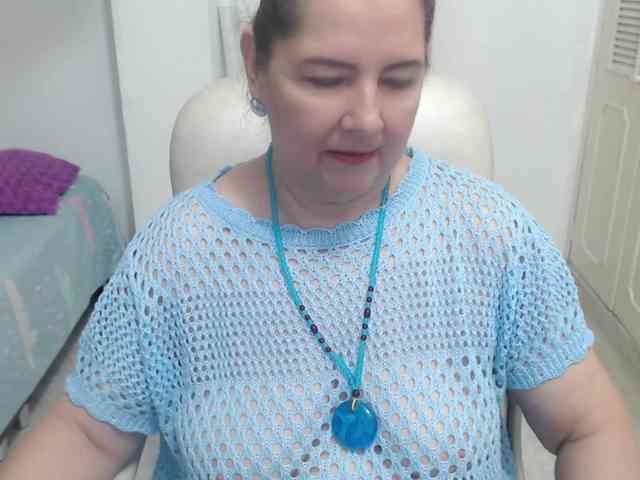 leonela-68 webcam
