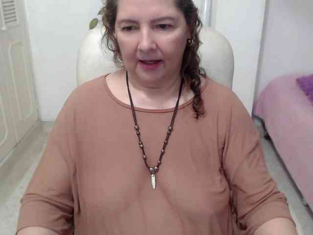 leonela-68 webcam