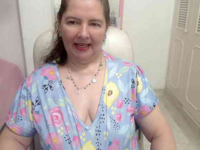 leonela-68 webcam