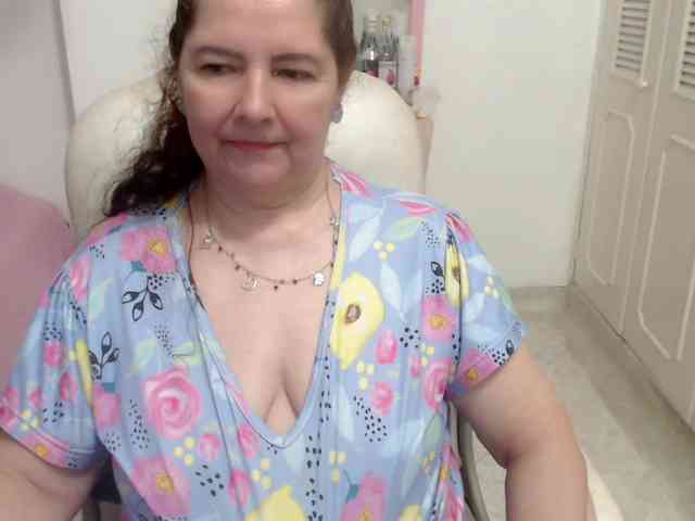 leonela-68 webcam